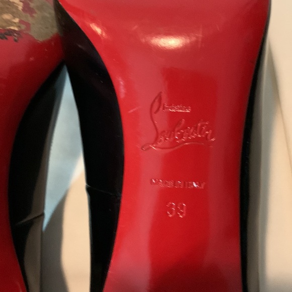 Authentic Louboutin black patent leather pumps - Picture 7 of 8